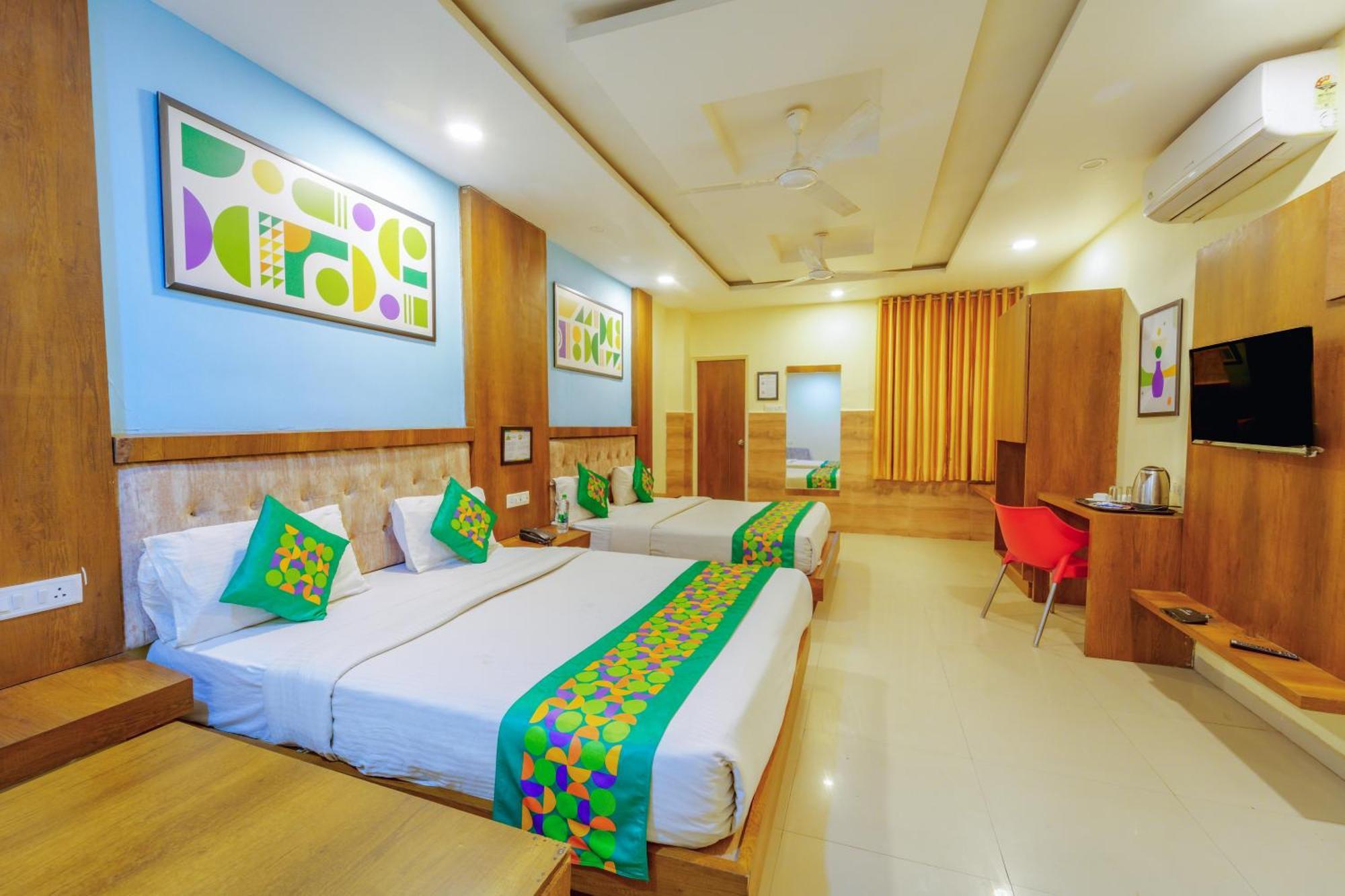 Treebo Royal Empire Indore Exteriör bild